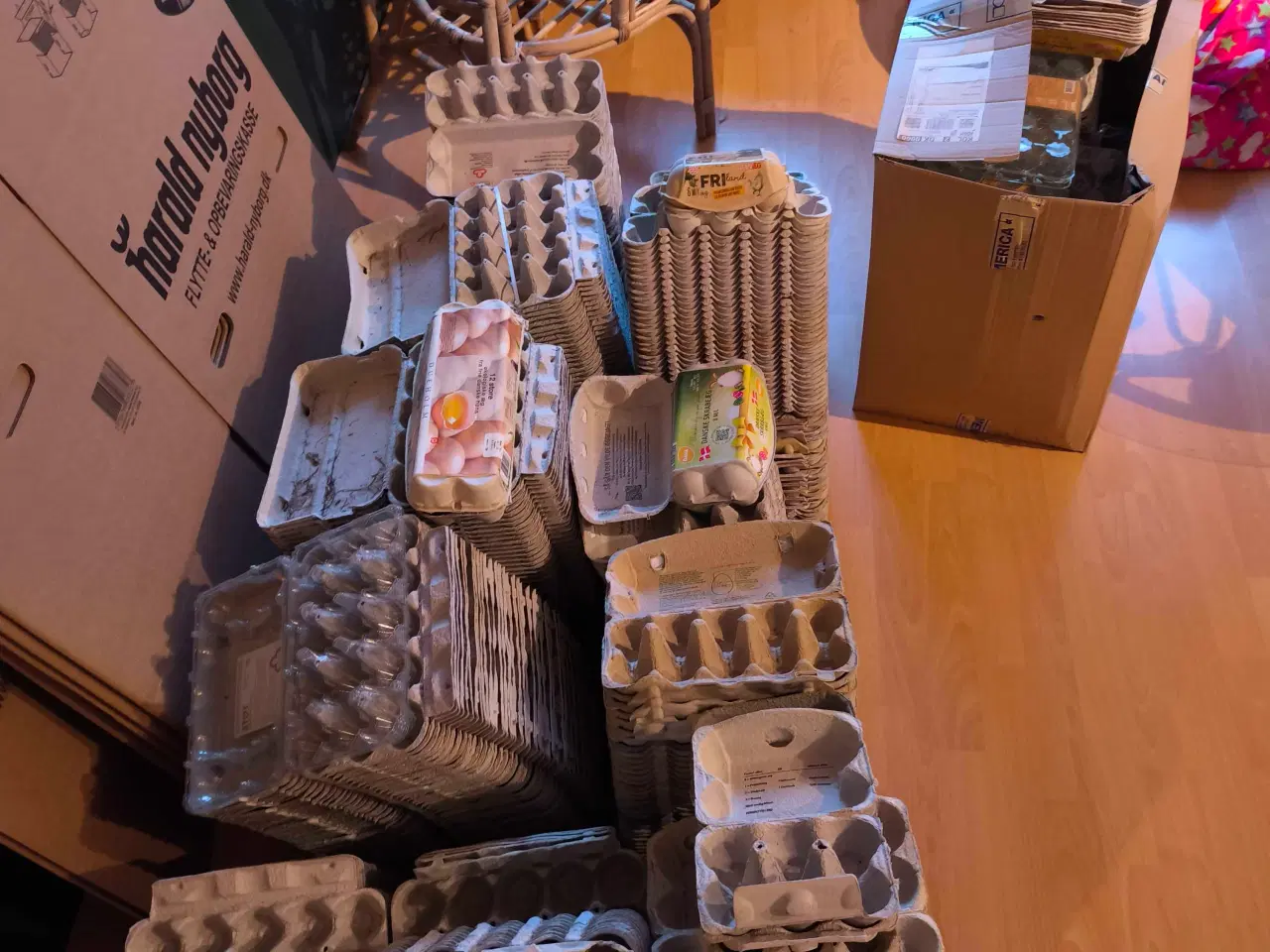 Billede 5 - Masser af æggebakker nogle helt nye