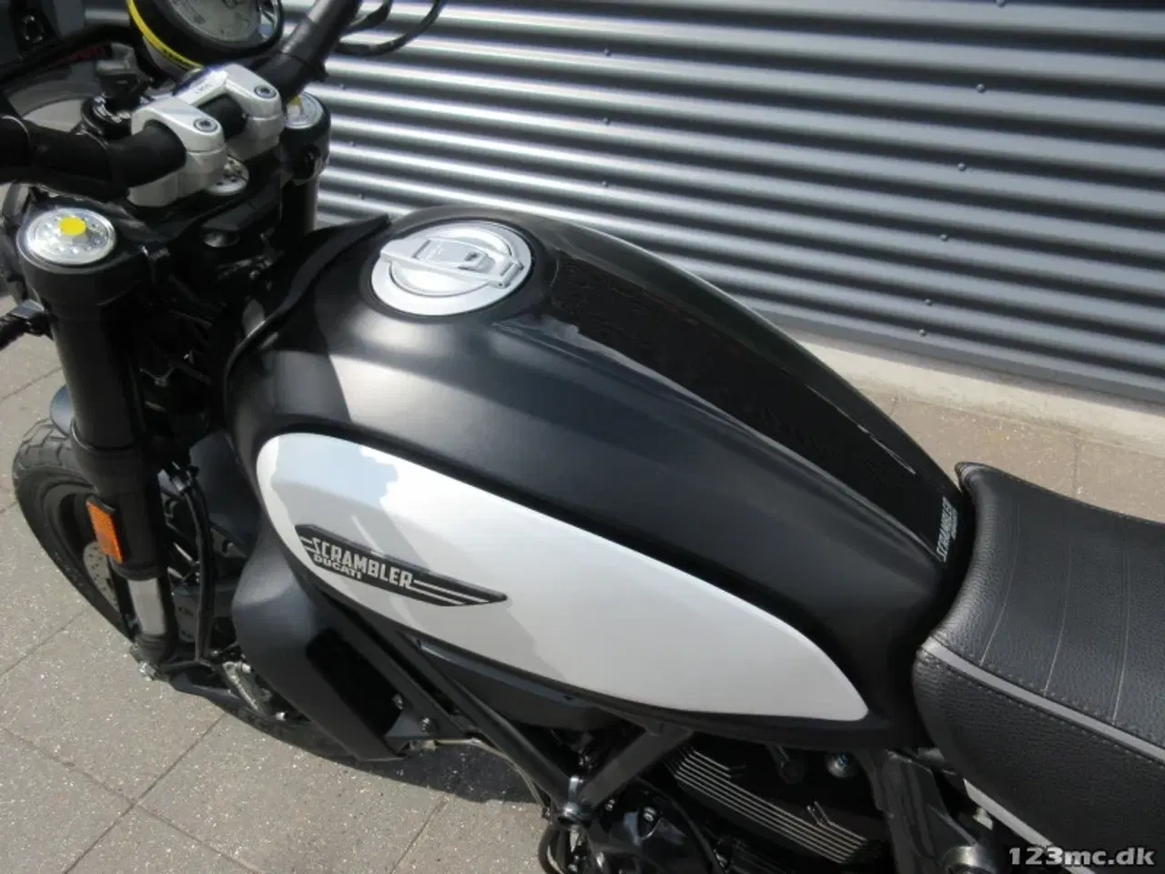 Billede 23 - Ducati Scrambler Icon Dark MC-SYD       BYTTER GERNE