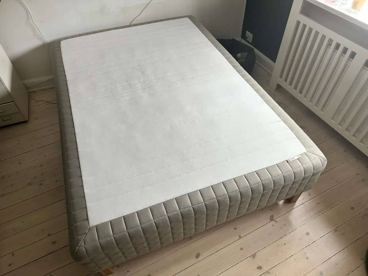 Billede 6 - Seng med topmadras