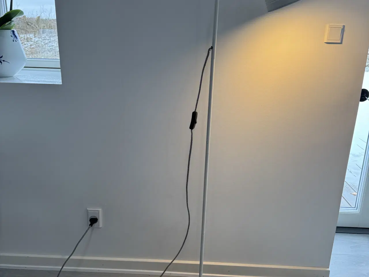Billede 1 - Hvid Ikea standerlampe