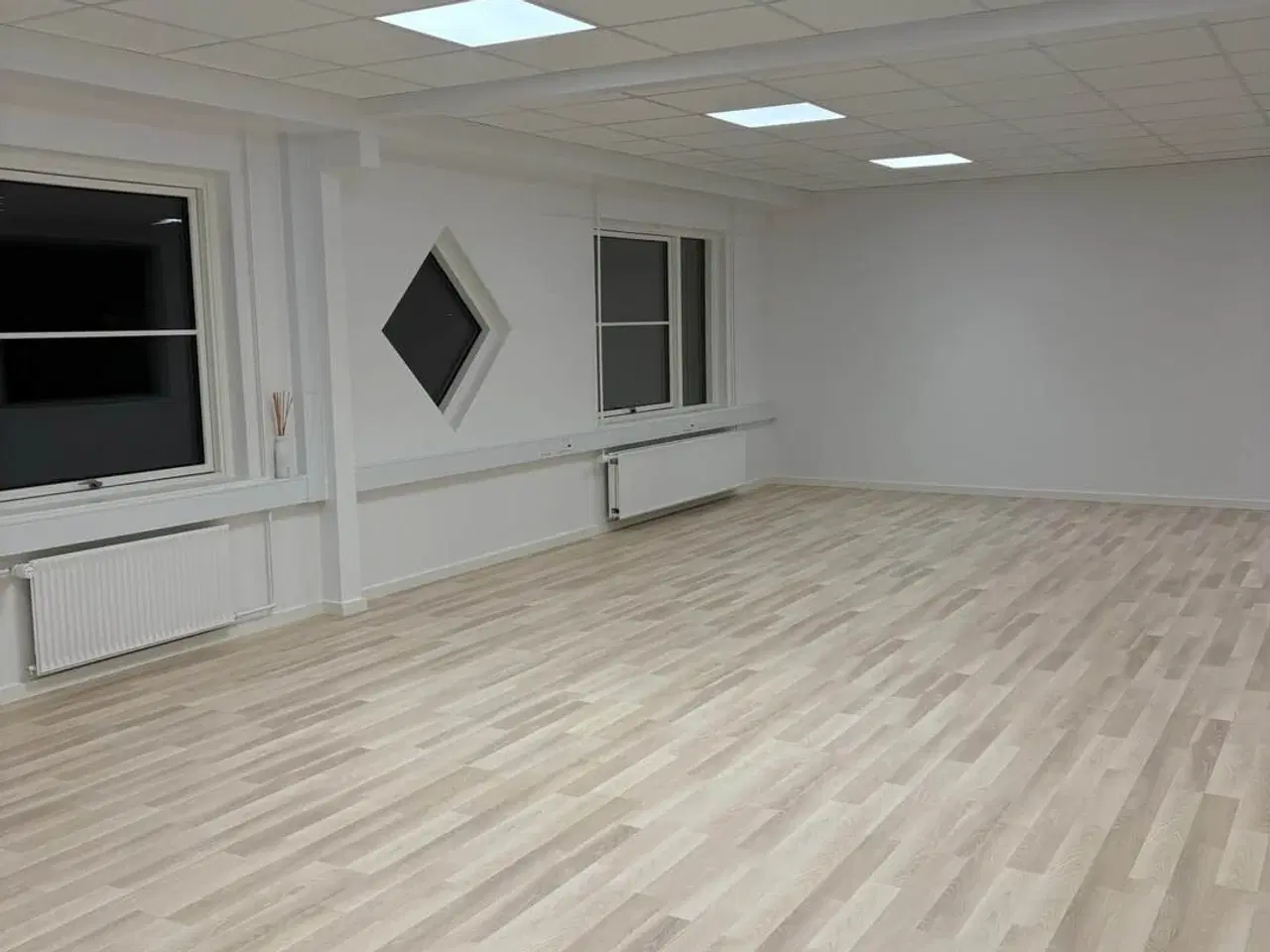 Billede 5 - Nyrenoveret kontor og lager/showroom – indflytningsklar