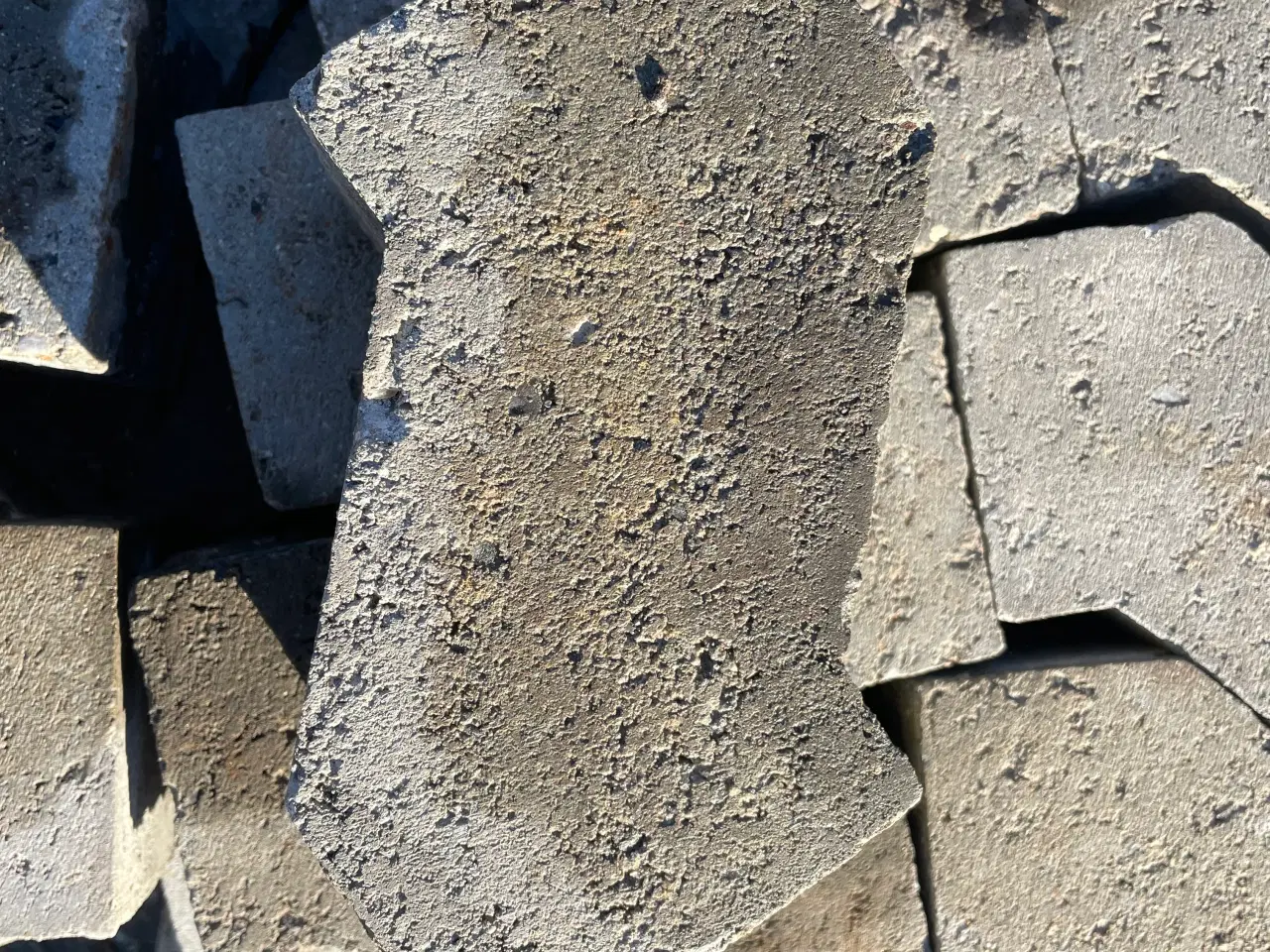 Billede 2 - SF sten fine , har ligget i garage 