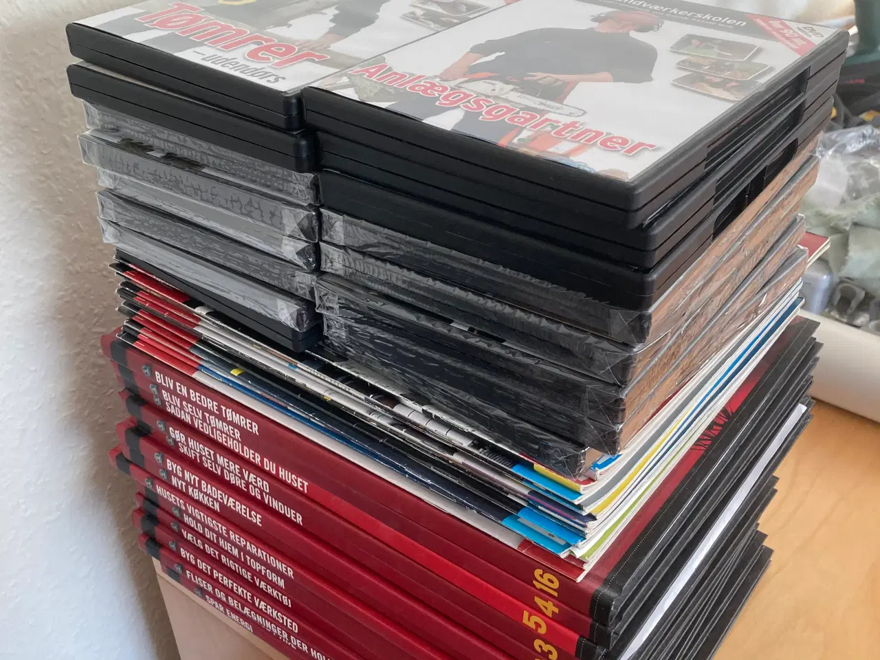 Billede 1 - 16 stk DVD'er, 15 stk bøger & 15 stk blade