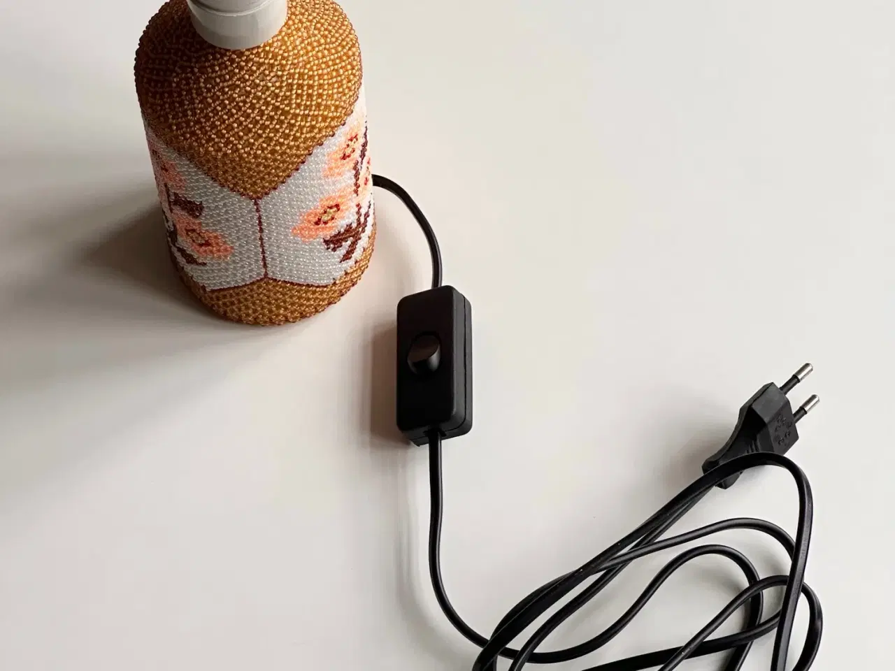 Billede 3 - Perlesyet bordlampe