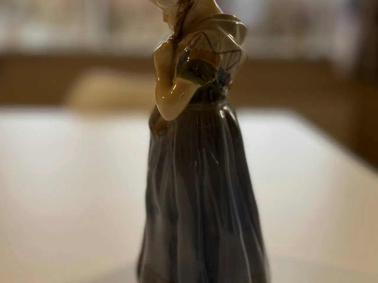 Billede 4 - Bornholmerpige stående figur