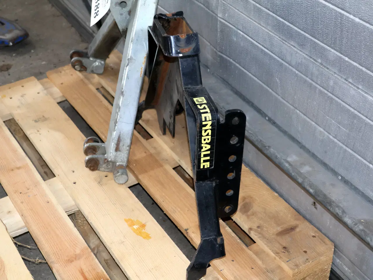 Billede 2 -  A-rammesæt Stenballe, maskine og redskabsdele. 