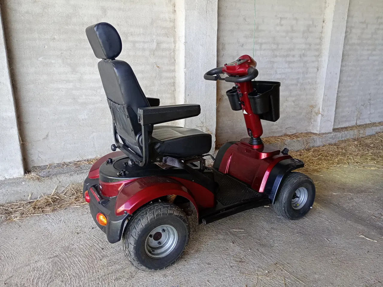 Billede 1 - Stor driftsikker 4-hjulet el-scooter