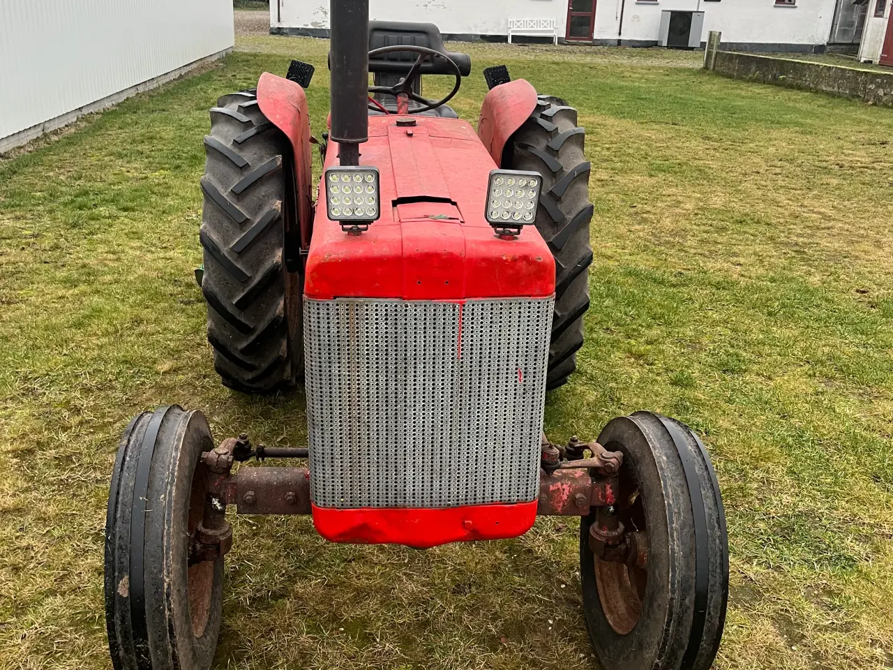 Billede 2 - IH B-414 Diesel med nyere dæk