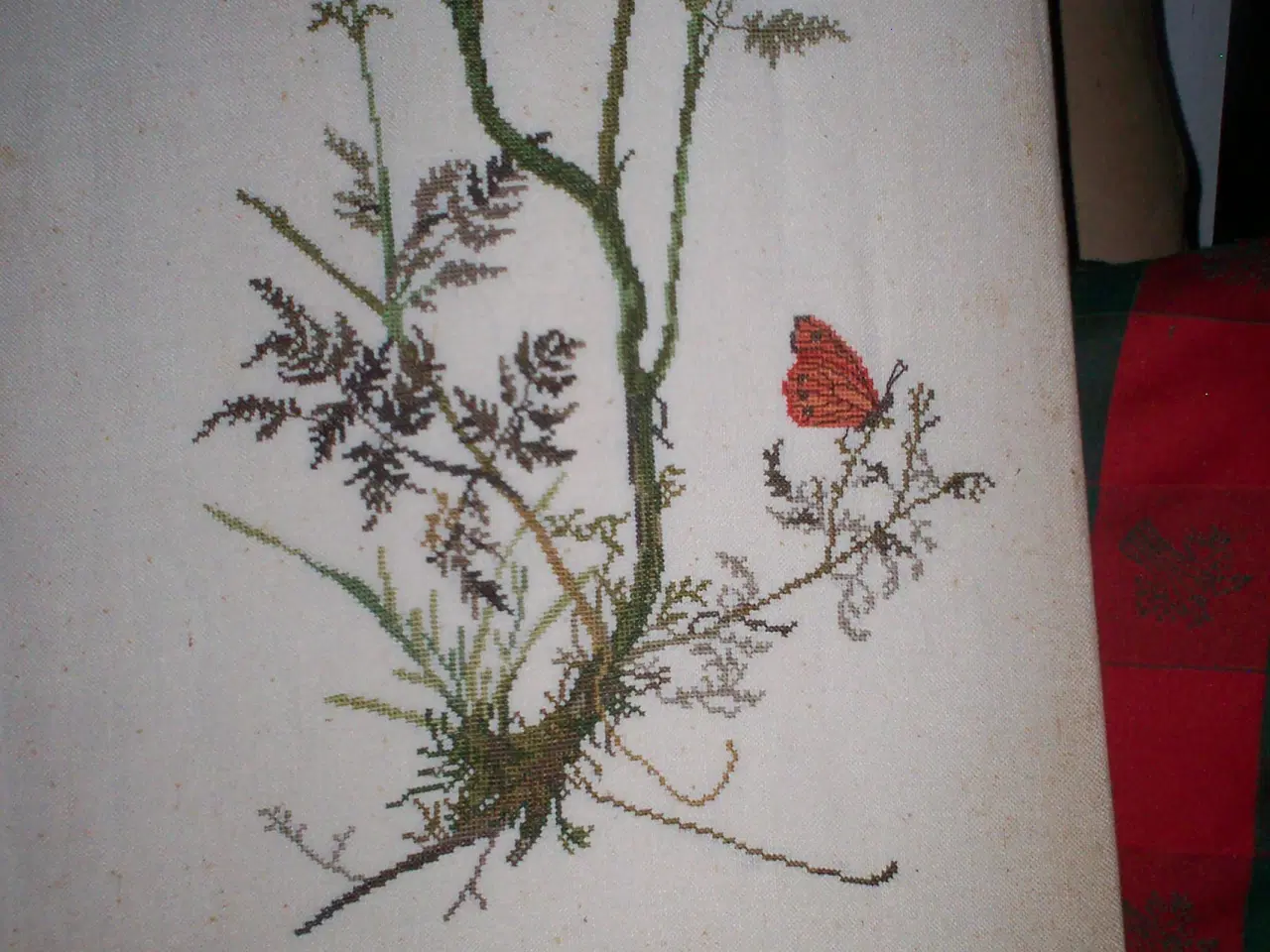 Billede 2 - Korstingsbroderi. Eva Rosenstand eller Clare Wæve