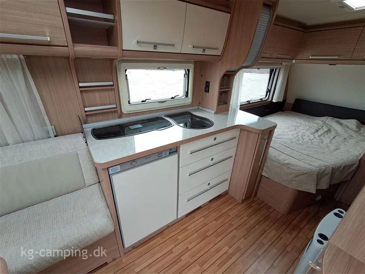 Billede 7 - 2012 - Knaus Südwind 500 FU Celebration   Velholdt 50 års Jubilæumsmodel inkl. Solcelle pakke og Isabella Commodore fortelt.