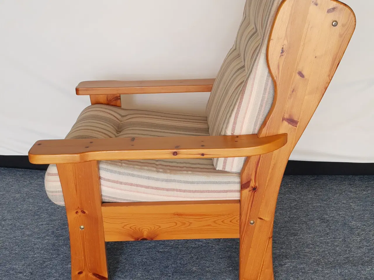 Billede 3 - Stol, pæn og velholdt.