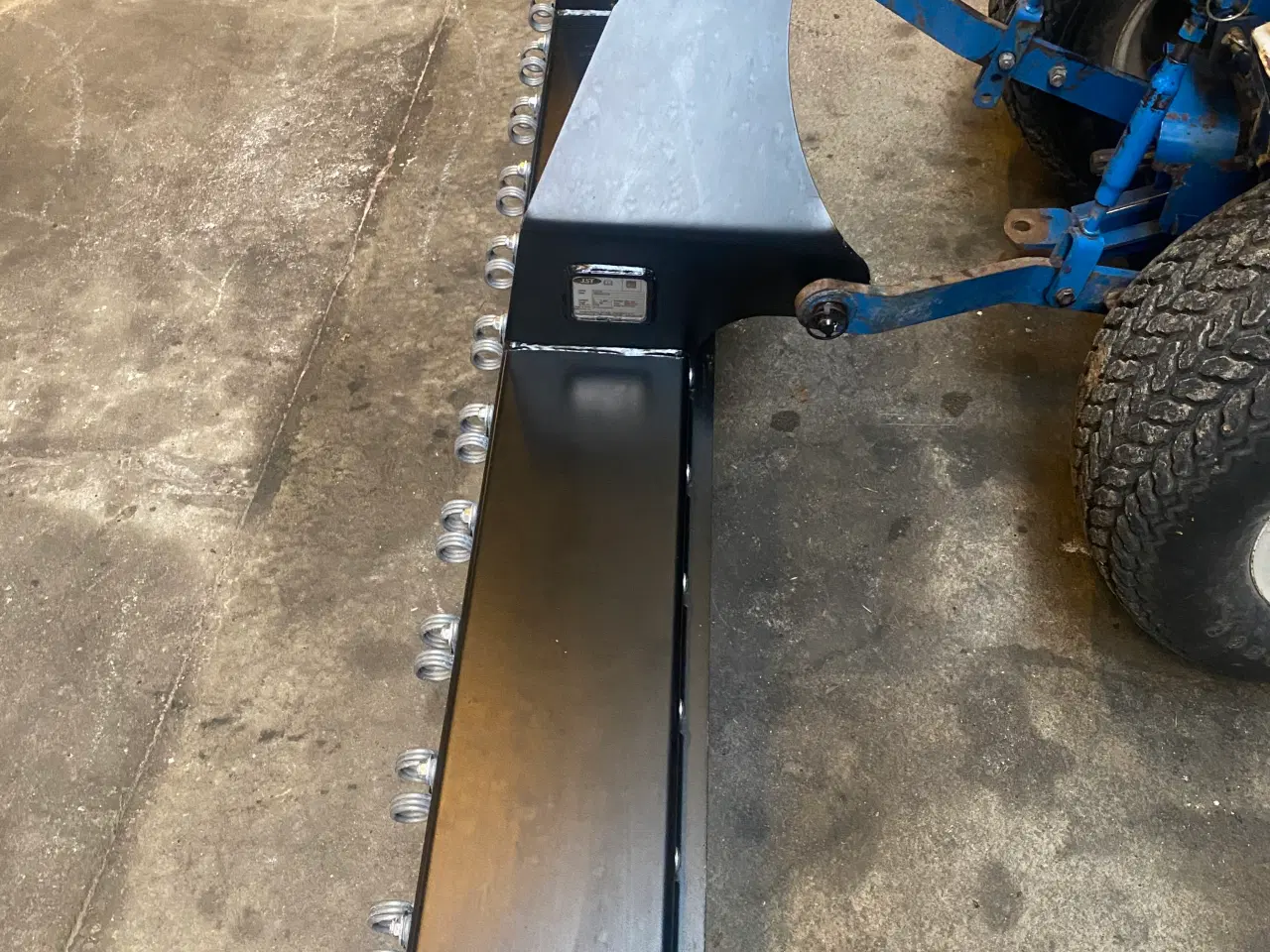 Billede 2 - Gårdsplads rive