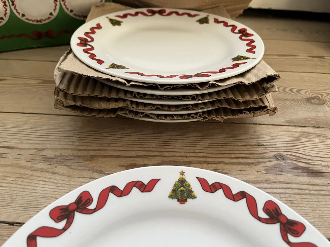 Billede 3 - Jule frokosttallerkner (eller kagetallerkner)