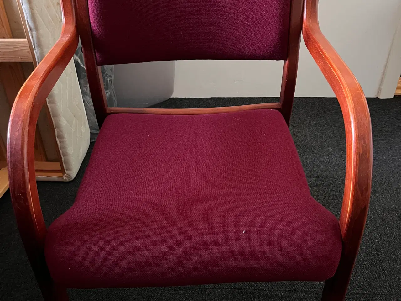 Billede 1 - Stole med Bordeaux stof 3 stk for 700 kr 