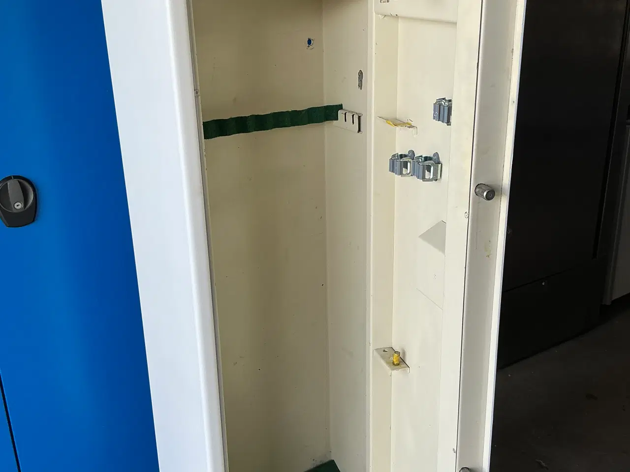 Billede 2 - Våbenskab 10 våben 