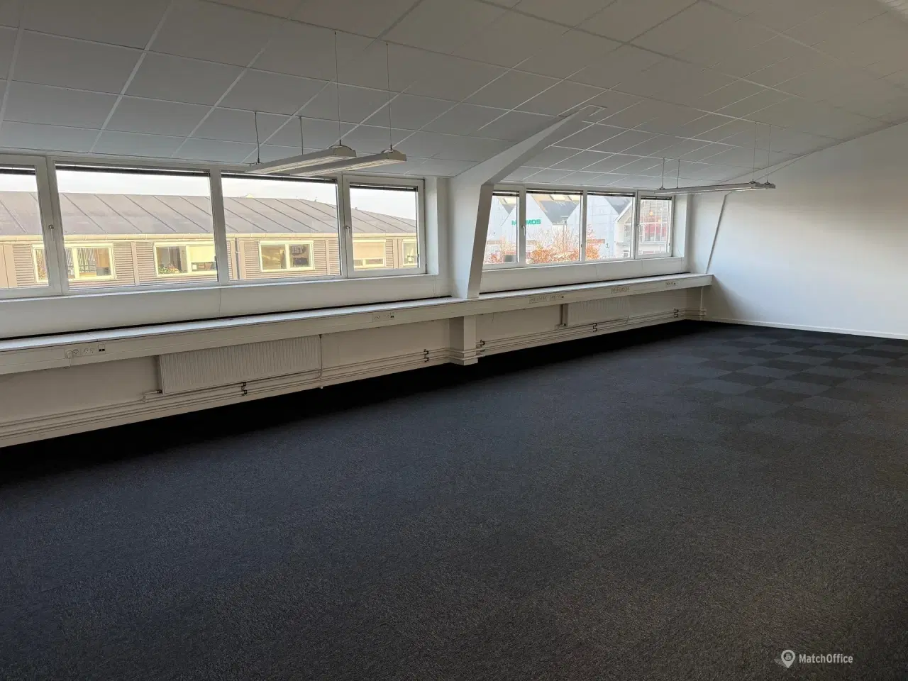 Billede 8 - Lyst og lækkert kontor