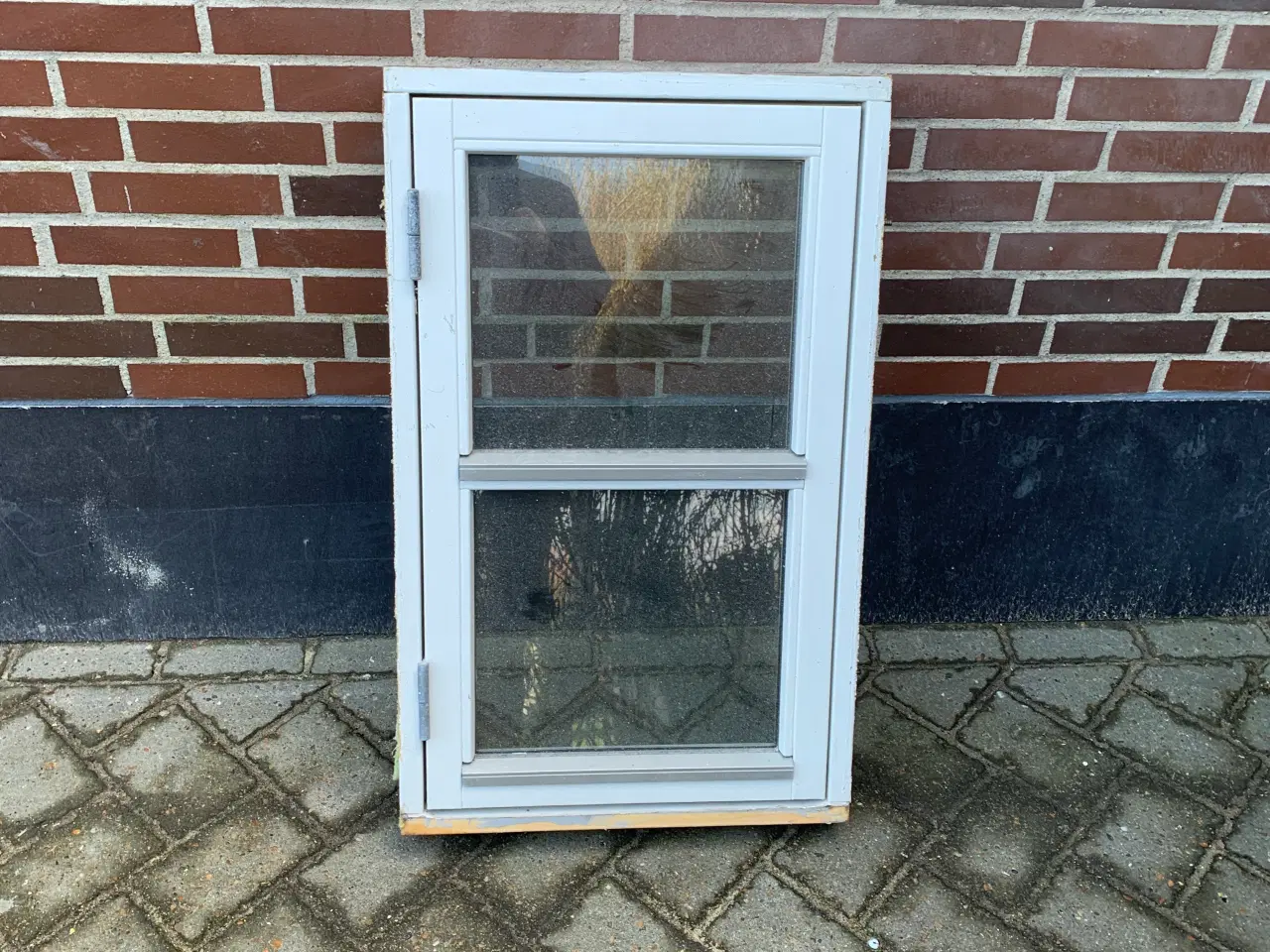 Billede 2 - to stykke vinduer med alu vandnæse