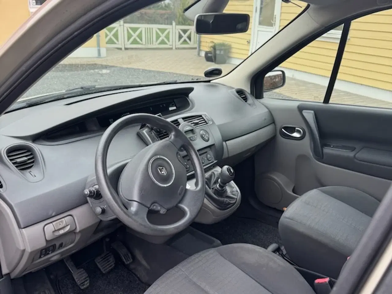 Billede 4 - Billig familiebil 