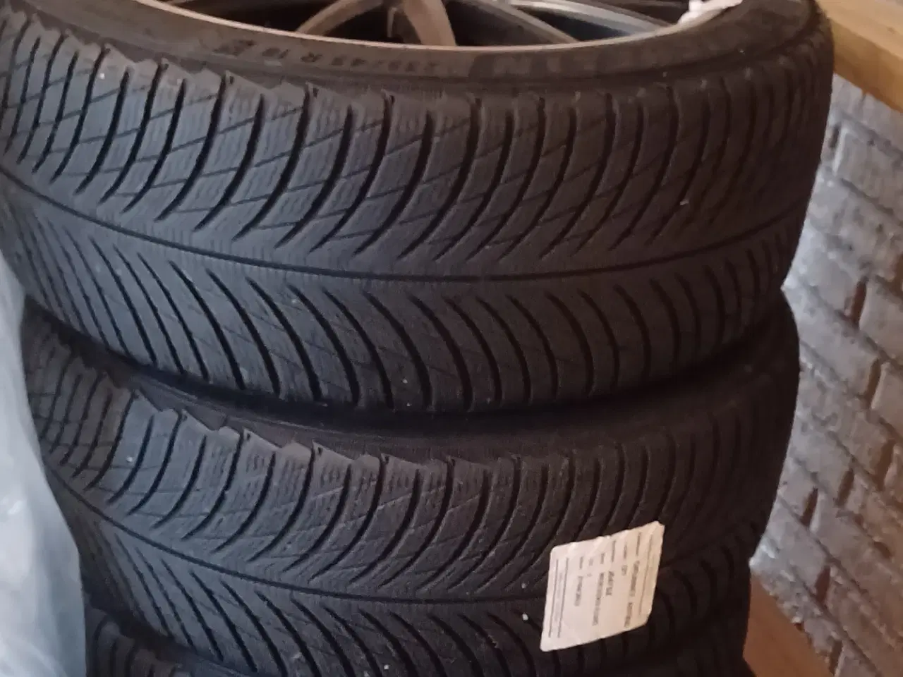 Billede 1 - Vinter dæk Michelin 235/45R18 98V Alpin-5.