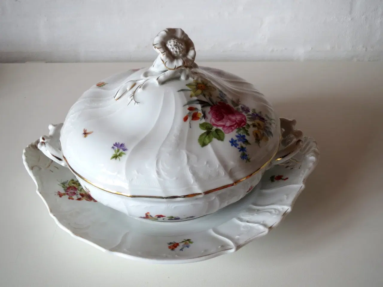 Billede 5 - Tjekkisk lågskål og dybe tallerkner fra 30'erne