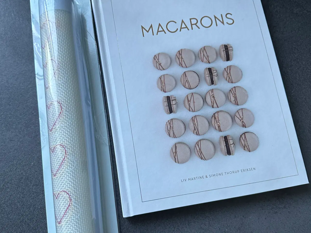 Billede 1 - Macarons bog og silikonemåtte fra Liv & Simone 