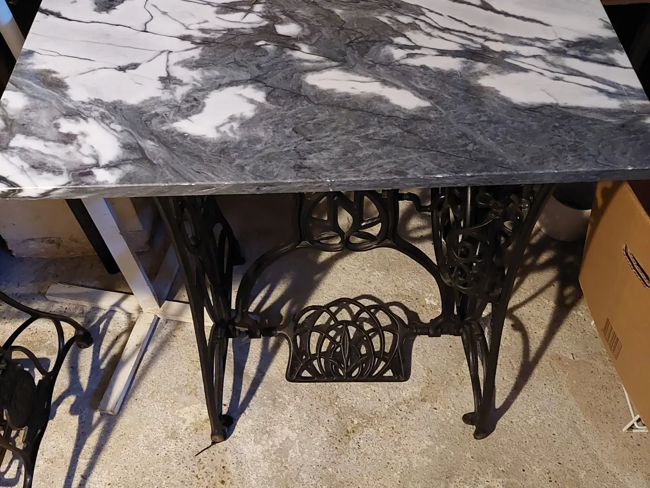 Billede 1 - Symaskinebord med marmorplader
