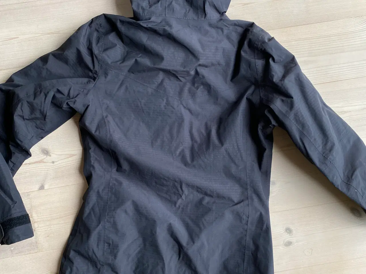 Billede 2 - Helly Hansen regnjakke