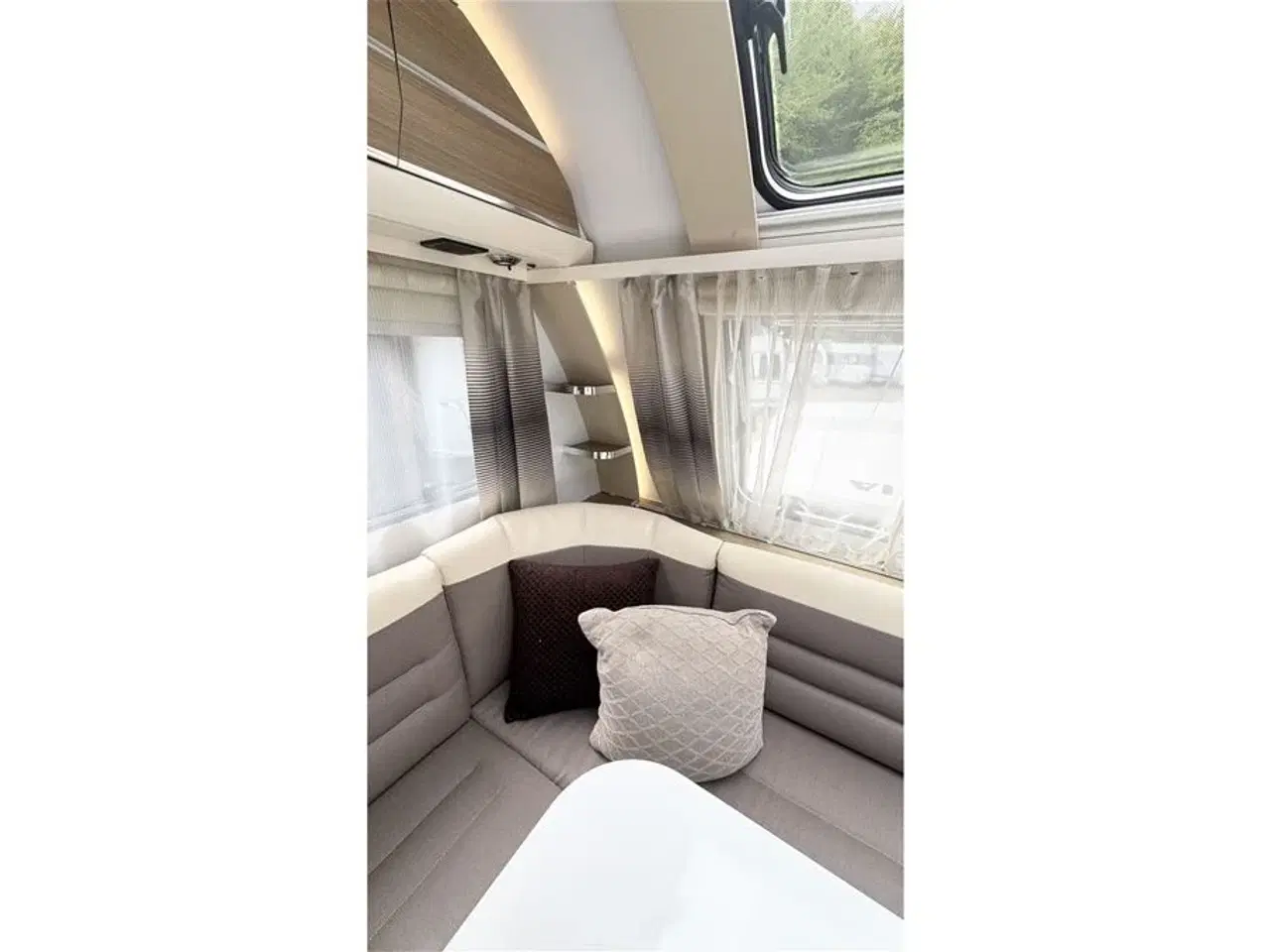 Billede 3 - 2017 - Adria Adora 613 UT   Queensbed-Gulvtemp.-Endebad-Mover-Telt