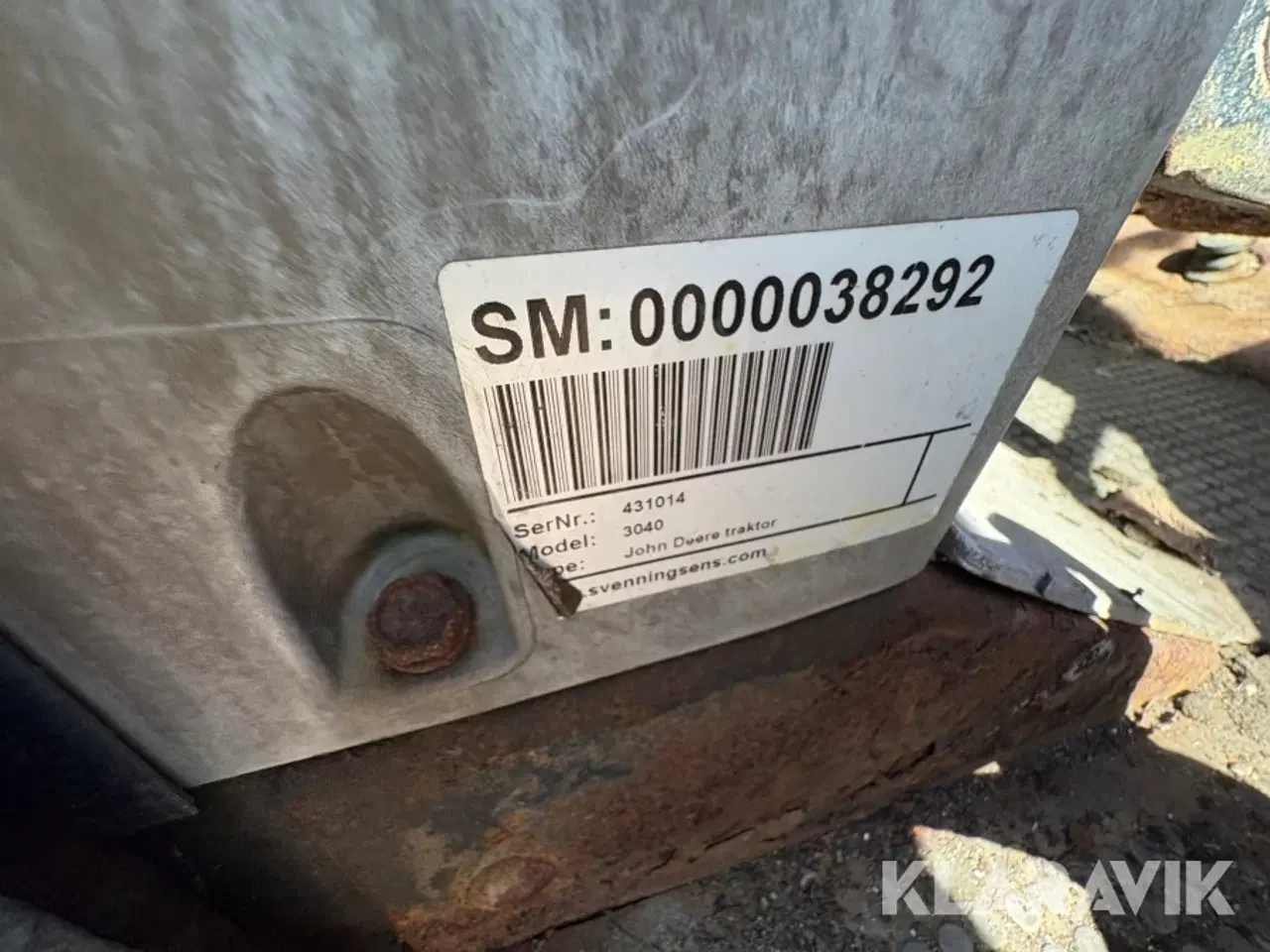 Billede 10 - Traktor John Deere 3040 med kost sneplov og saltspreder