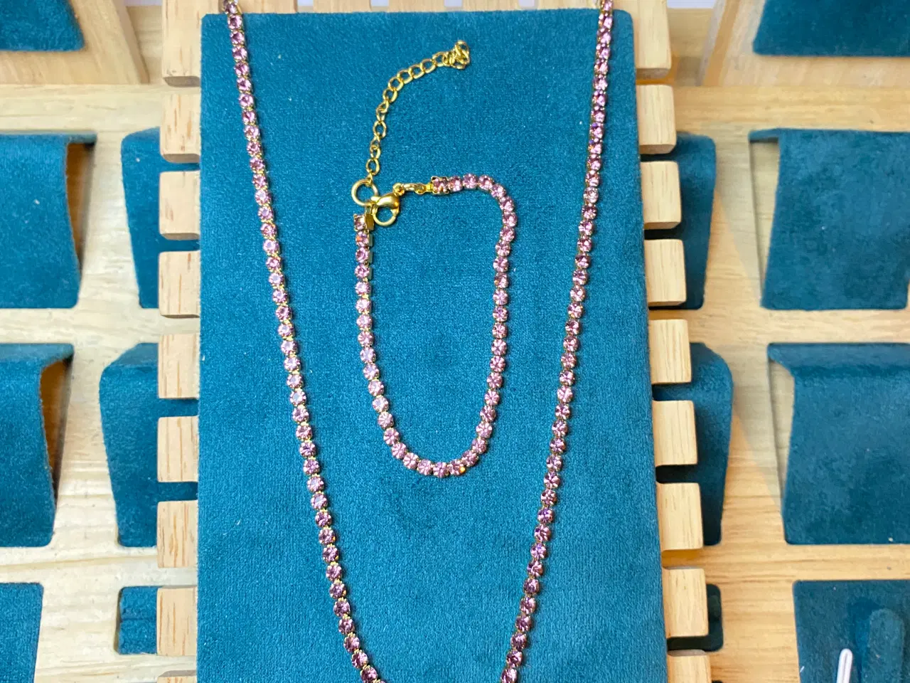 Billede 1 - Tennis Halskæde og Armbånd Sæt med Lilla Zirkonia