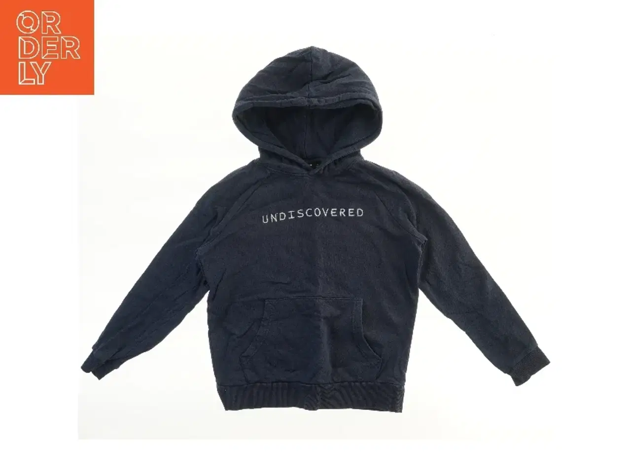 Billede 2 - Hættetrøje med teksten 'Undiscovered' fra LMTD (str. 146)