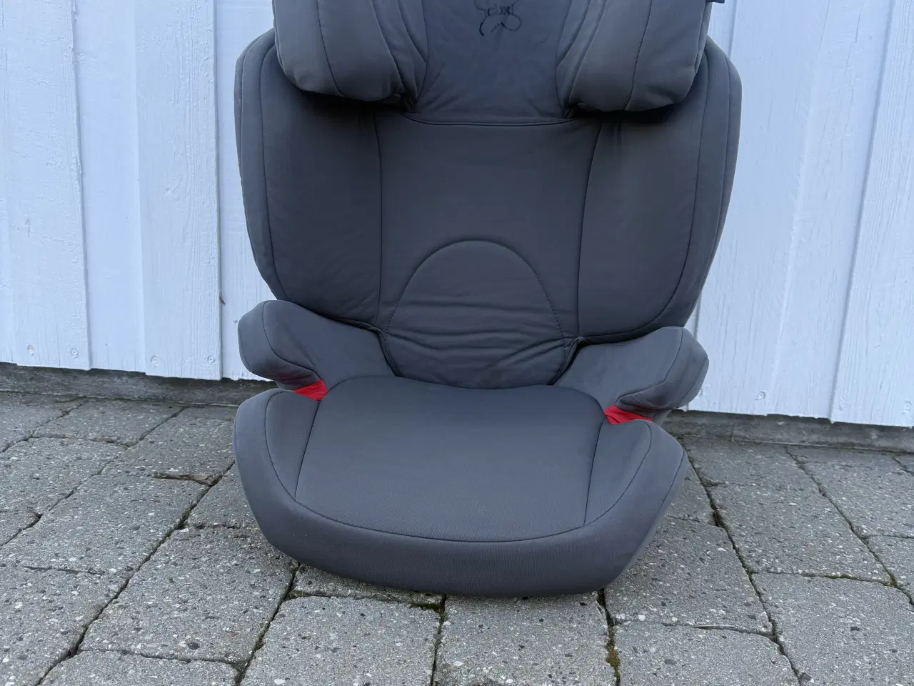 Billede 1 - Børnestol til bilen 15-36kg grå