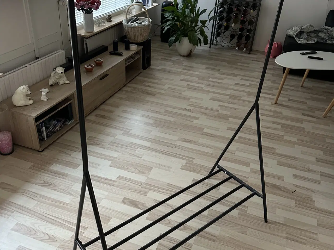 Billede 1 - Tøjstativ i super fin stand sælges