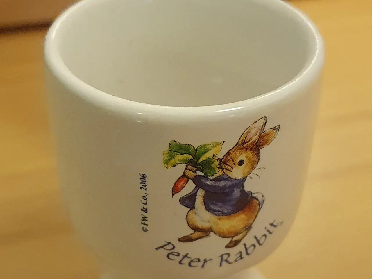 Billede 3 - Peter rabbit æggebæger fra 2006