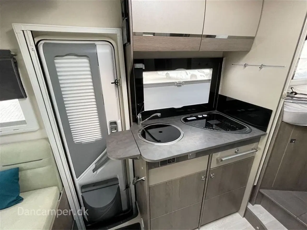 Billede 15 - 2019 - Chausson Titanium 767    Enkeltsenge, lounge-indretning, 170Hk Ford, AUT - Lihium Super B bodelsbatteri, Solceller, Michelin helårsdæk.