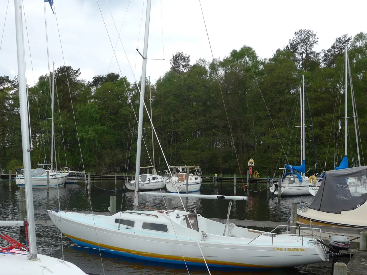 Billede 1 - Vi sælger vores skønne H-båd. Model Elvstrøm