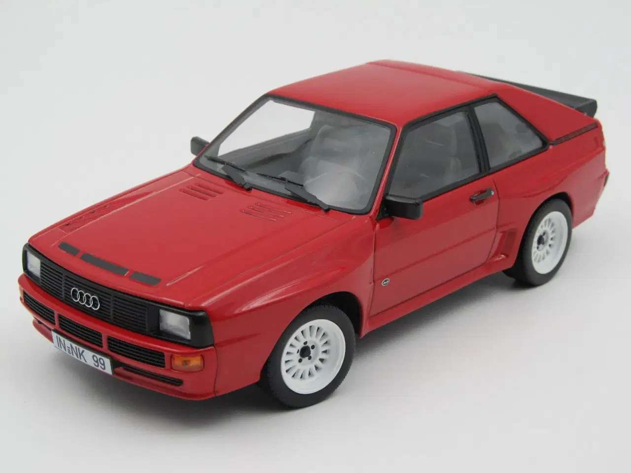 Billede 2 - 1984 Audi Sport Quattro Coupe 1:18  "Der Kurze" 
