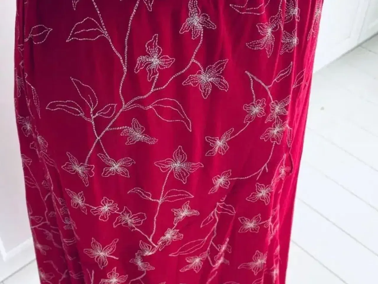 Billede 6 - T-shirt + nederdel sæt fra Annesofie