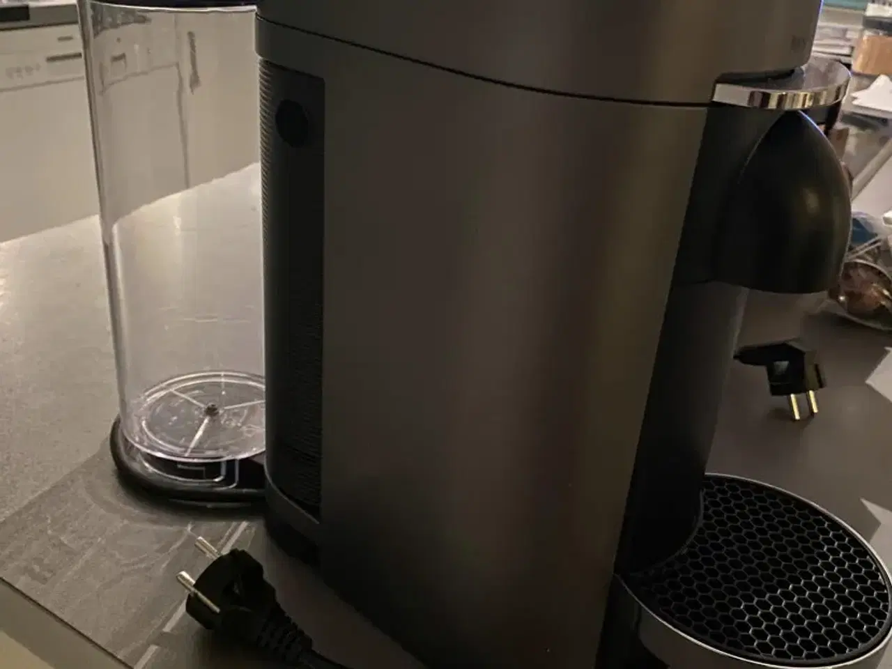 Billede 4 - Nespresso kaffemaskine og mælkeskummer