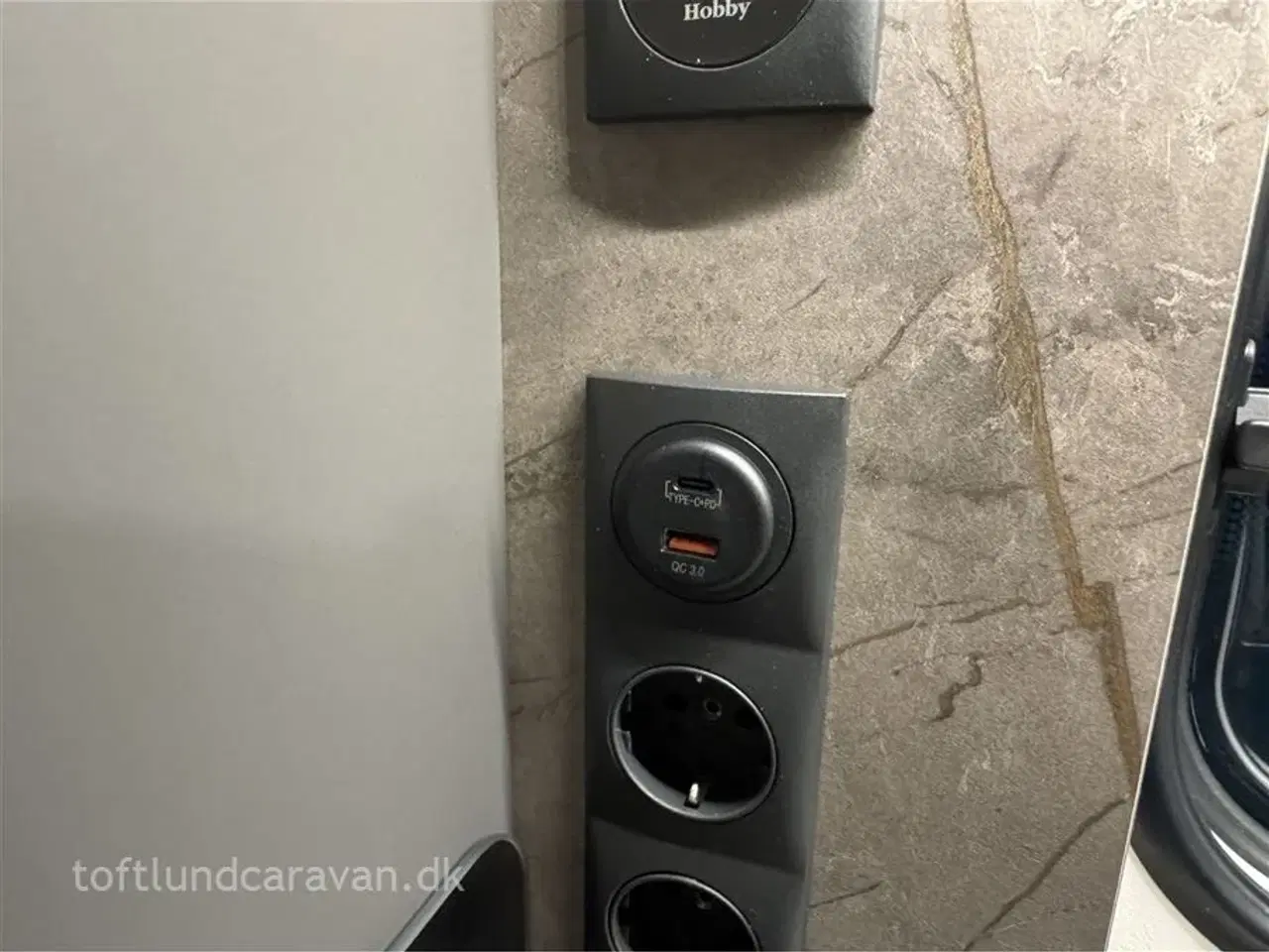Billede 15 - 2026 - Hobby De Luxe 495 UL   NY 2026. Sønderjyllands aut. HOBBY forhandler. Enkeltsenge m/lameludtræk, NU PÅ LAGER TIL OMGÅENDE LEVERING.