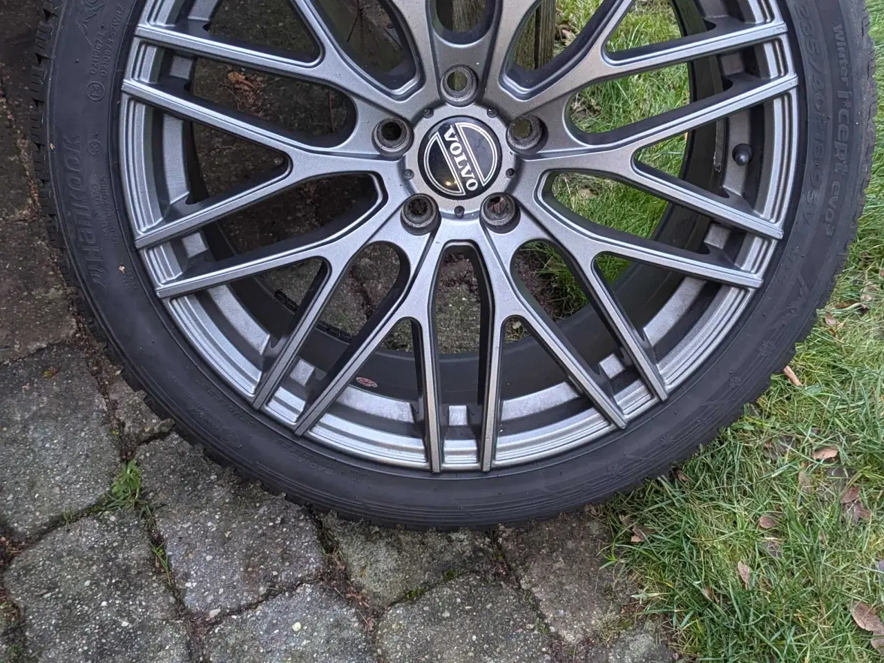 Billede 1 - Nye fælge og vinterdæk til Volvo v 60