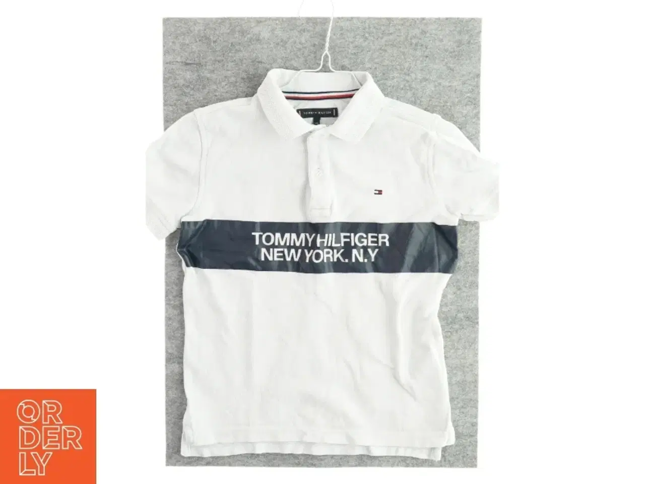 Billede 1 - Polo T-shirt fra Tommy Hilfiger (str. 128)