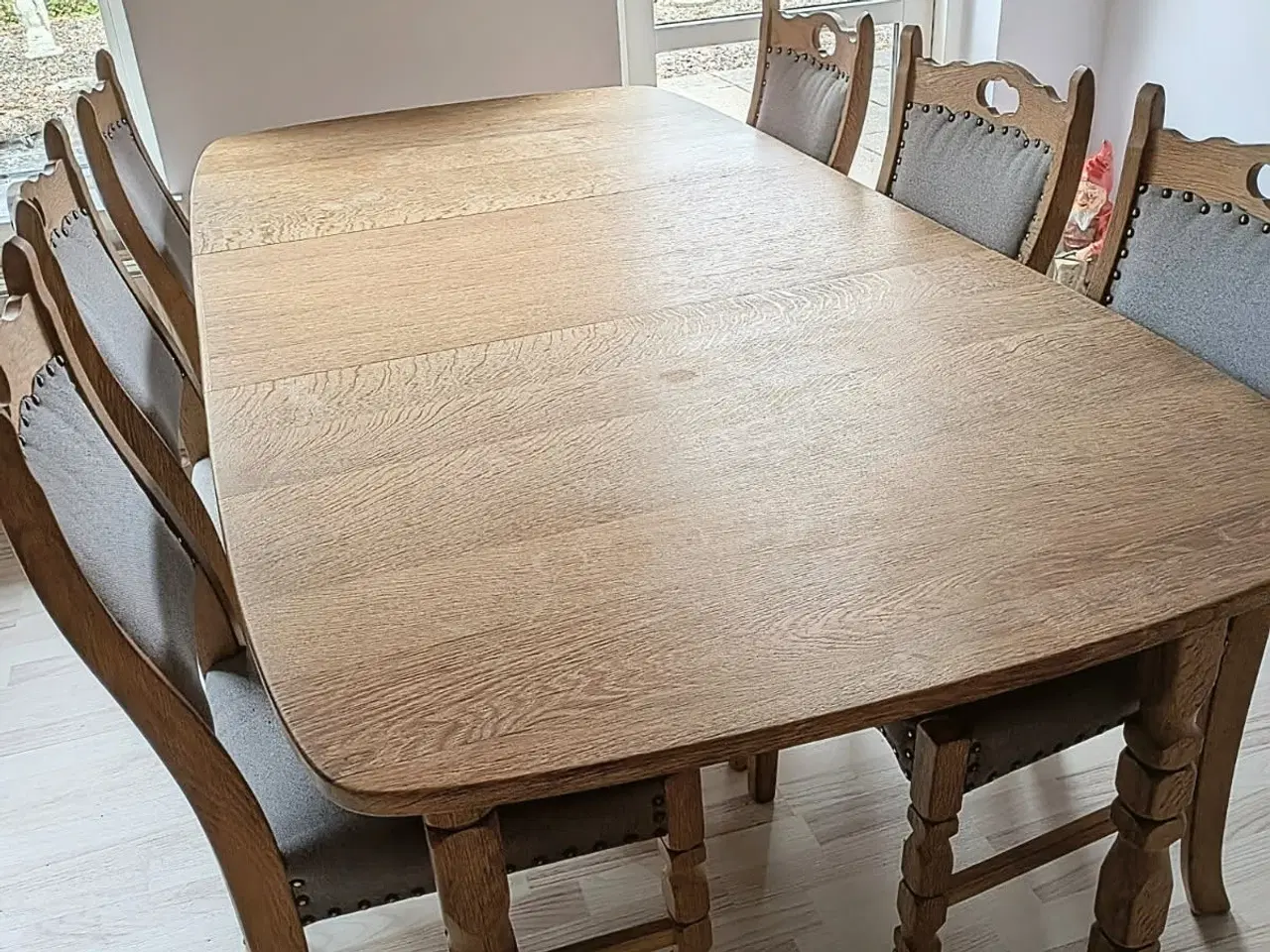 Billede 1 - Egetræsbord med stole