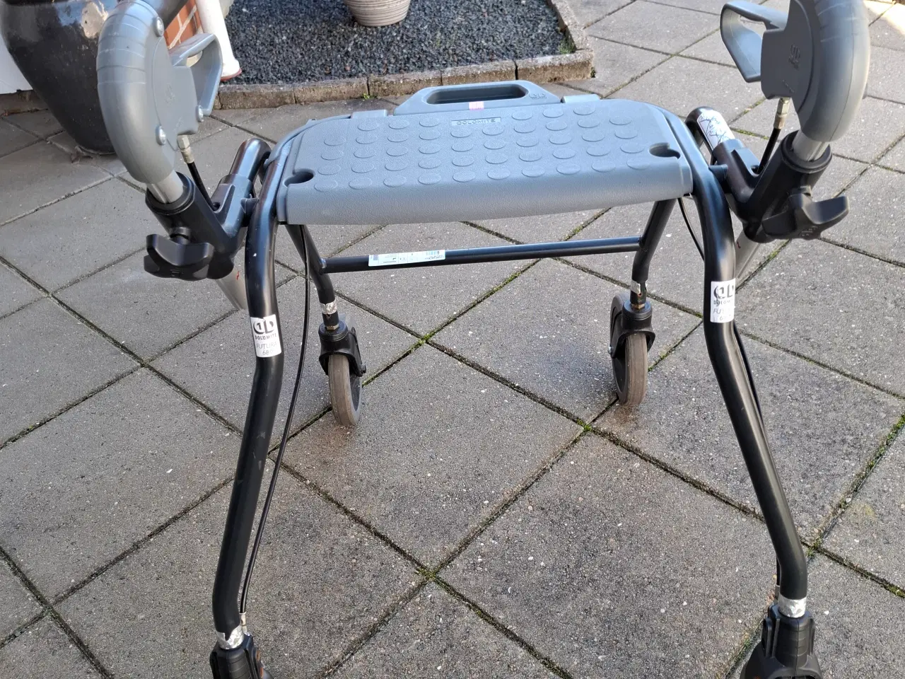 Billede 3 - Rollator dolomite futura 680