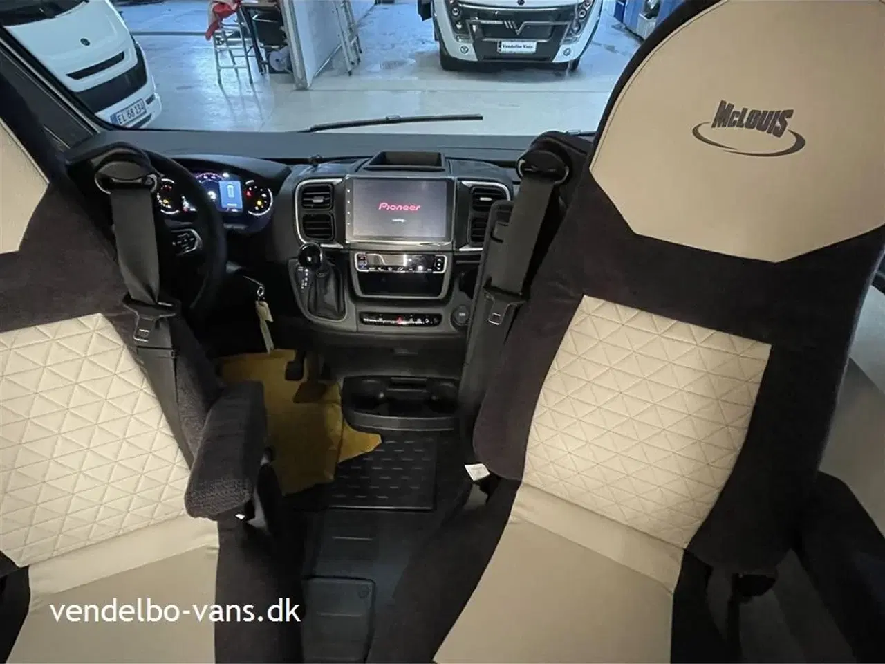 Billede 5 - 2026 - McLouis Nevis 870 180 HK og 8 trins automatgear - Enkeltsenge og stor garage