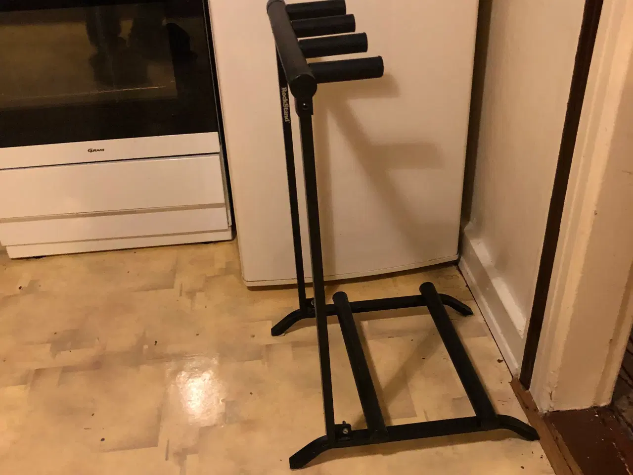 Billede 2 - Guitar/Bas stativ holder.