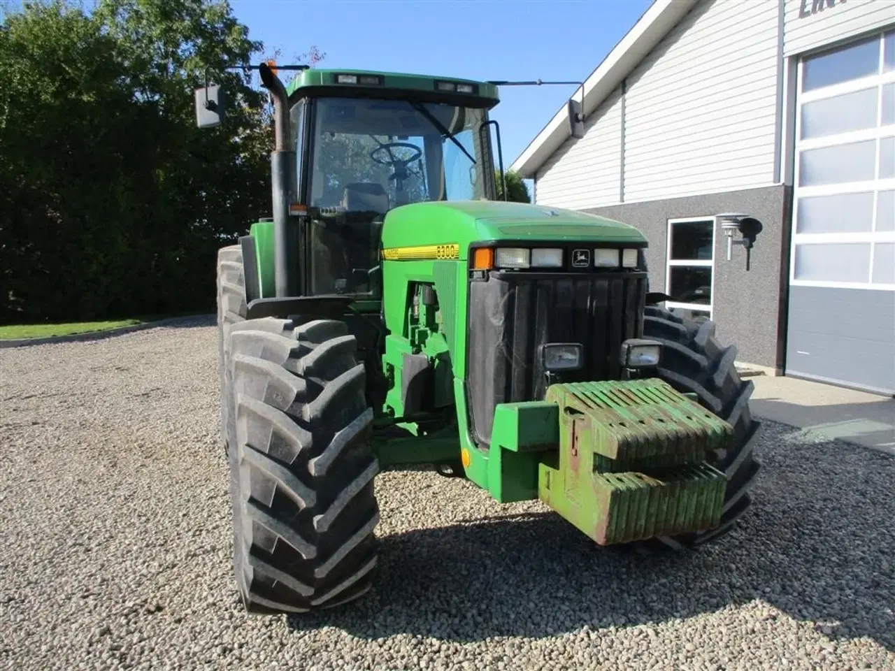 Billede 18 - John Deere 8300 Pæn regulær traktor med rigtig gode dæk på.