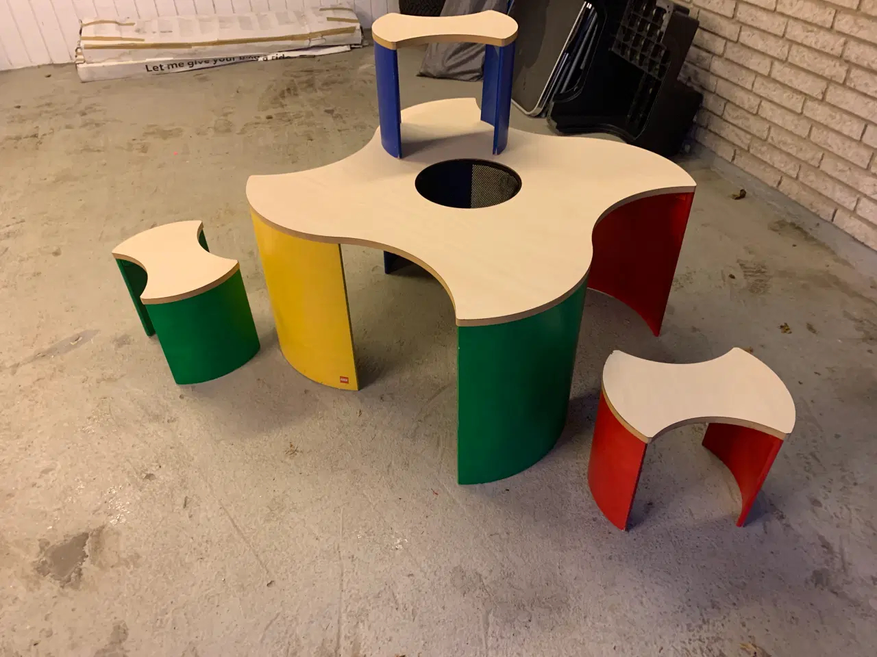 Billede 1 - Lego bord med stole