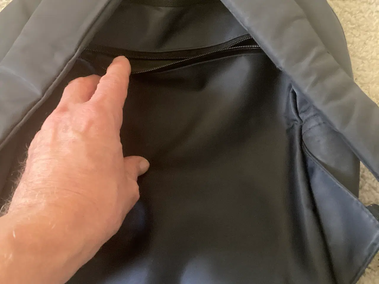 Billede 5 - Fin mørkeblå nylon rygsæk