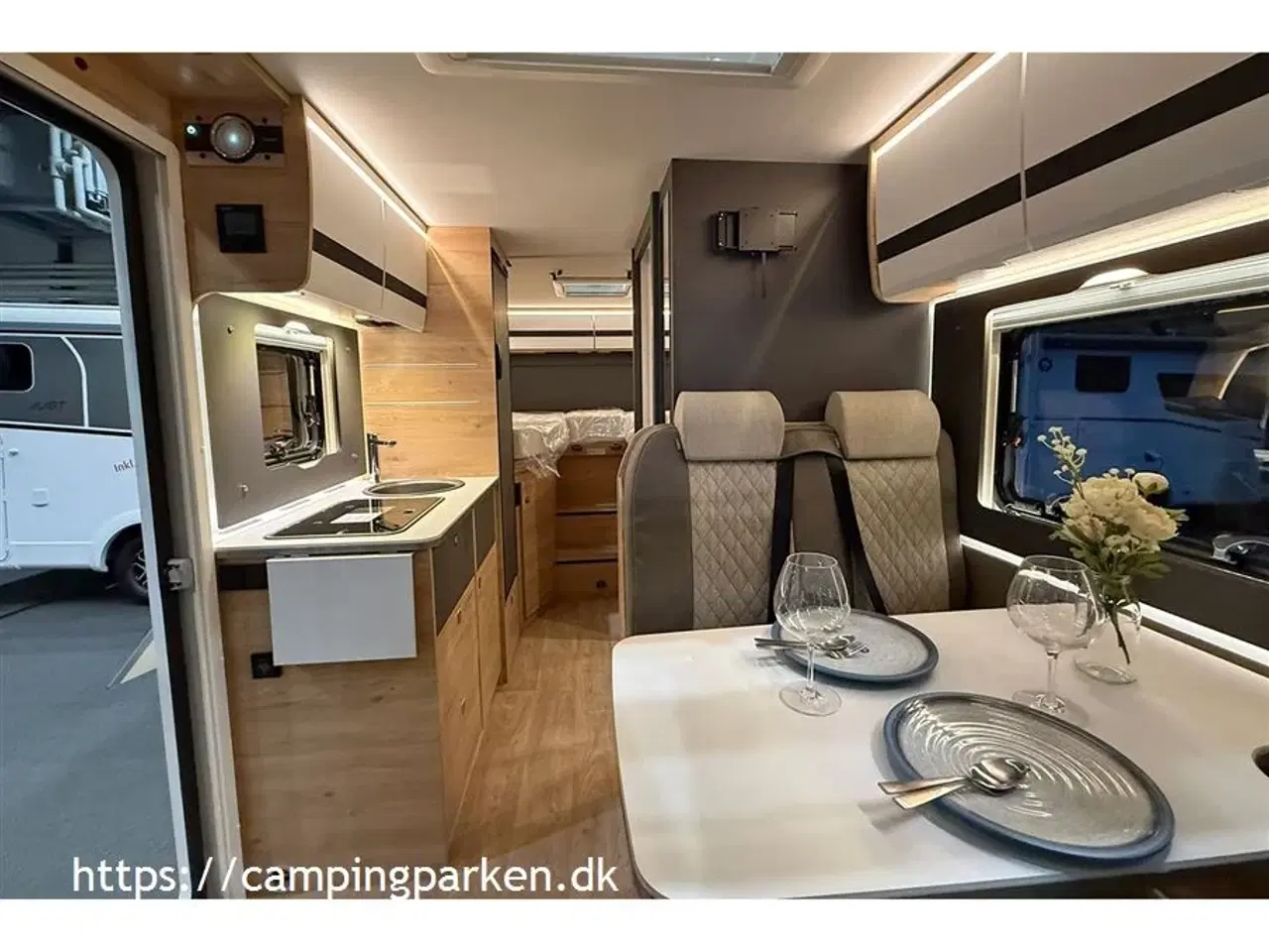 Billede 6 - 2026 - Dethleffs Globebus Camp Active T4   Eksklusiv nyhed fra Dethleffs! Smal/kort delintegreret Globebus T4 Active